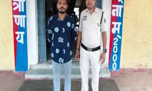 ठेकेदार से 25 लाख की ठगी: ‘ड्रीम गर्ल’ फिल्म से आइडिया लेकर साइबर क्रिमिनल ने रचा खेल ठेकेदार से 25 लाख की ठगी: ‘ड्रीम गर्ल’ फिल्म से आइडिया लेकर साइबर क्रिमिनल ने रचा खेल