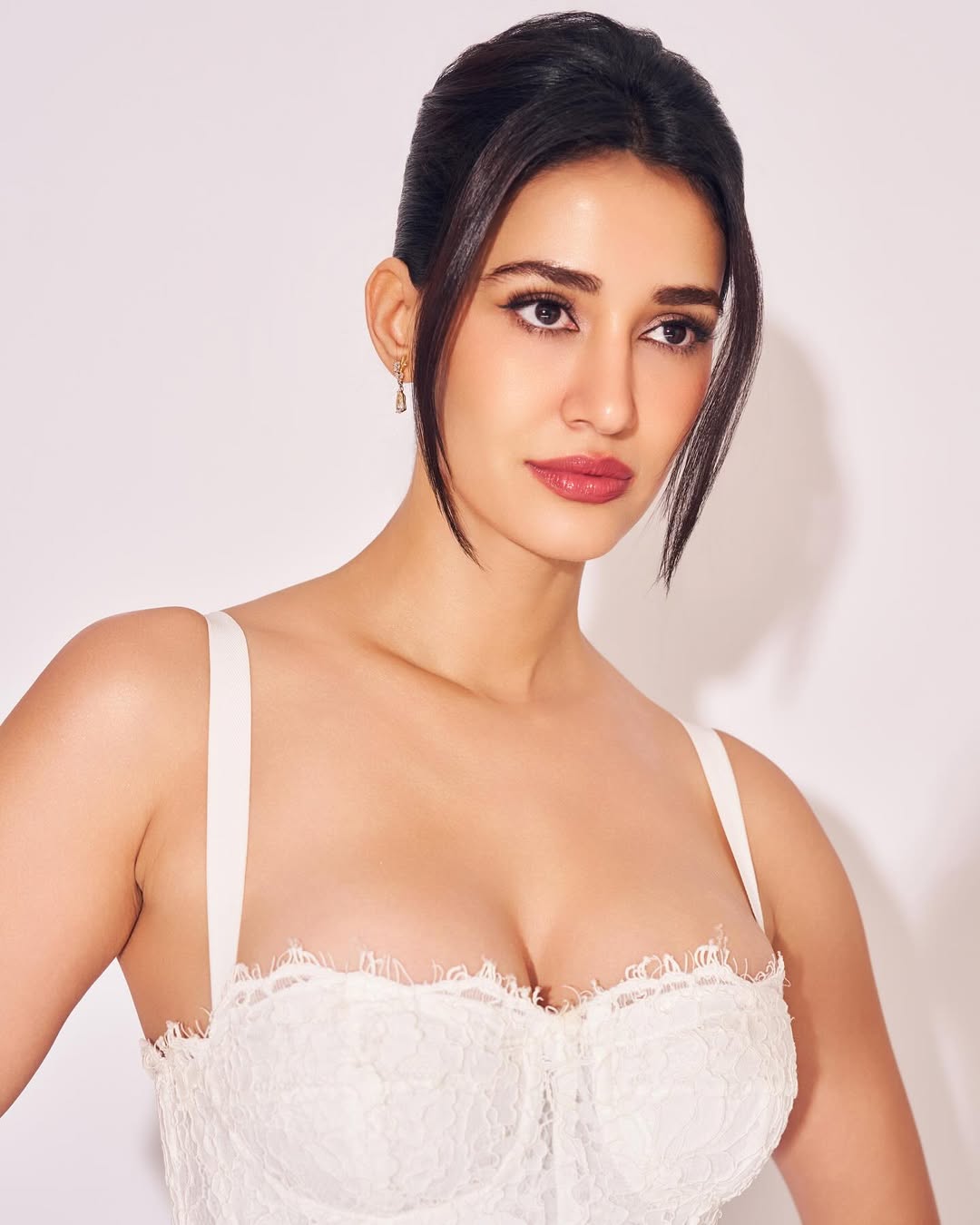 दिशा पटानी का सिजलिंग लुक