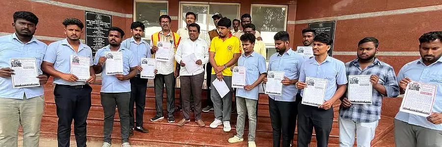 स्थानीय लोगों को काम से निकाला गया: कल से अनिश्चितकालीन हड़ताल स्थानीय लोगों को काम से निकाला गया: कल से अनिश्चितकालीन हड़ताल