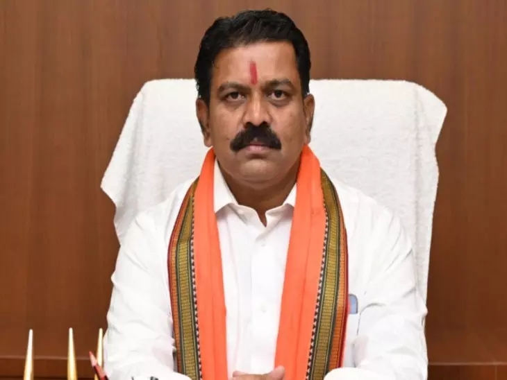 रायपुर शहर में कमिश्नर प्रणाली से कानून-व्यवस्था होगी मजबूत : विजय शर्मा रायपुर शहर में कमिश्नर प्रणाली से कानून-व्यवस्था होगी मजबूत : विजय शर्मा
