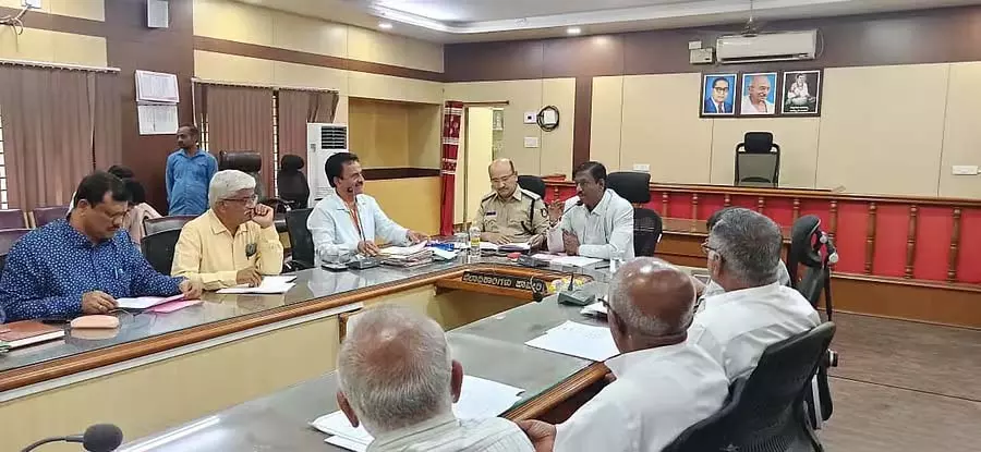 Haveri : स्वास्थ्य अधिकारी की कार्य के प्रति उदासीनता Haveri : स्वास्थ्य अधिकारी की कार्य के प्रति उदासीनता