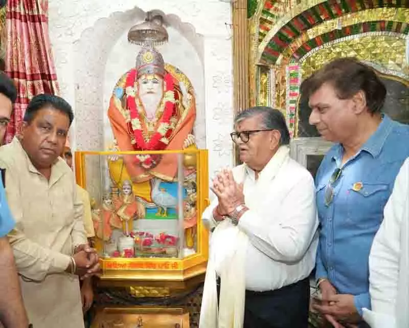 Kataria ने फगवाड़ा में श्री विश्वकर्मा मंदिर में माथा टेका Kataria ने फगवाड़ा में श्री विश्वकर्मा मंदिर में माथा टेका