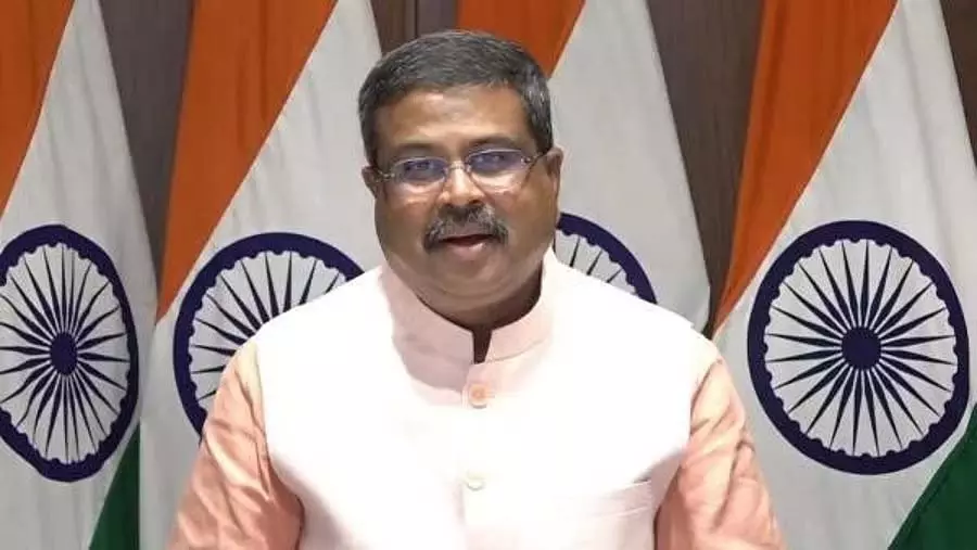 केंद्र किसी भी राज्य पर कोई भाषा नहीं थोप रहा: Dharmendra Pradhan केंद्र किसी भी राज्य पर कोई भाषा नहीं थोप रहा: Dharmendra Pradhan