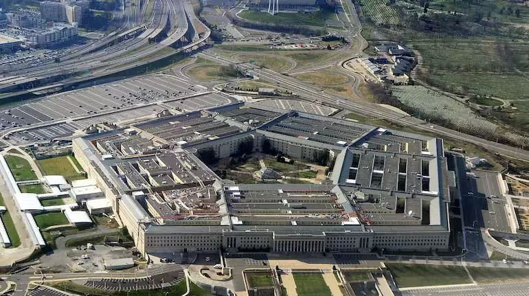 Pentagon ने पत्रकारों की सैन्य जानकारी तक पहुँच सीमित कर दी Pentagon ने पत्रकारों की सैन्य जानकारी तक पहुँच सीमित कर दी