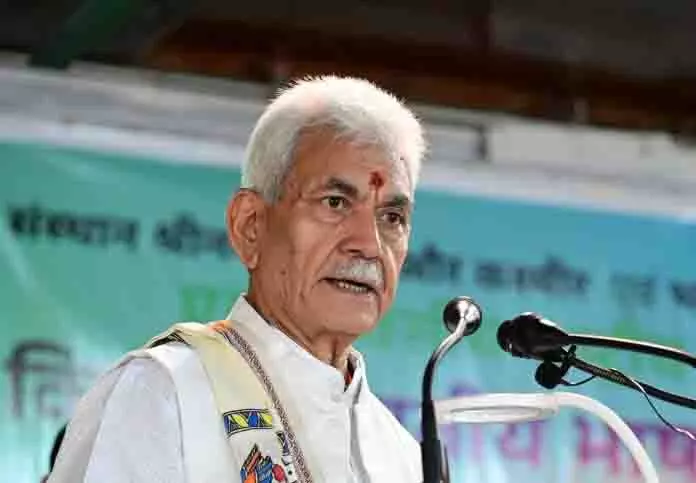 LG ने छात्रों से हिंदी भाषा को बचाने में महत्वपूर्ण भूमिका निभाने का आग्रह किया LG ने छात्रों से हिंदी भाषा को बचाने में महत्वपूर्ण भूमिका निभाने का आग्रह किया