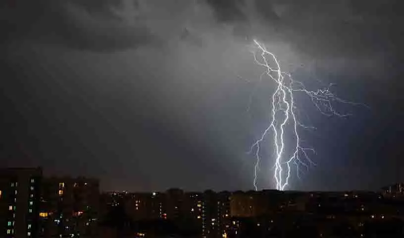 हैदराबाद में आज रात तेज़ तूफ़ान का अनुमान: मौसम विभाग हैदराबाद में आज रात तेज़ तूफ़ान का अनुमान: मौसम विभाग