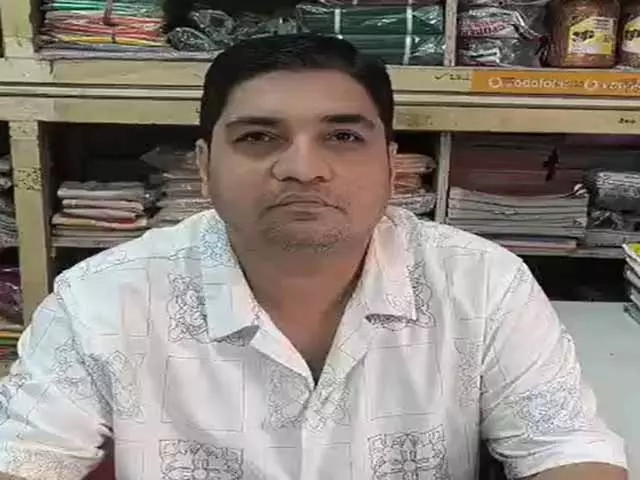 महाराष्ट्र: जीएसटी रिफॉर्म का लोगों ने किया स्वागत, मिलेगा बचत का फायदा महाराष्ट्र: जीएसटी रिफॉर्म का लोगों ने किया स्वागत, मिलेगा बचत का फायदा