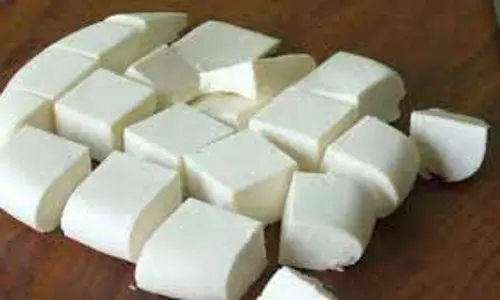 Haryana: पनीर खाने से बच्चे बीमार, खाद्य सुरक्षा विभाग ने दुकान पर छापा मारा Haryana: पनीर खाने से बच्चे बीमार, खाद्य सुरक्षा विभाग ने दुकान पर छापा मारा