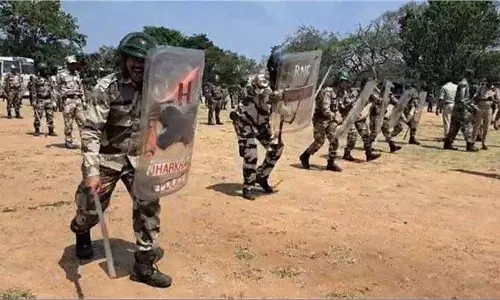 Jharkhand : दुर्गा पूजा को लेकर अलर्ट, सुरक्षा और आपातकालीन स्थितियों से निपटने के लिए मॉक ड्रिल का आयोजन
