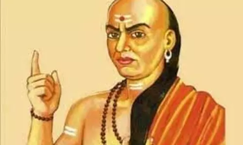 Chanakya Niti: मानसिक शांति चाहिए तो सुबह उठकर आचार्य चाणक्य की ये बातें दोहराएं