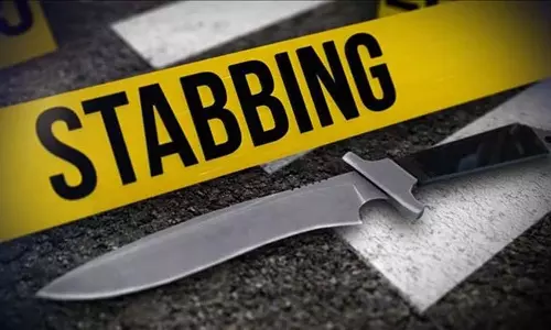 Indore : सुपर स्पेशियलिटी अस्पताल में रोड रेज की घटना में मरीज के अटेंडेंट को चाकू मारा गया Indore : सुपर स्पेशियलिटी अस्पताल में रोड रेज की घटना में मरीज के अटेंडेंट को चाकू मारा गया