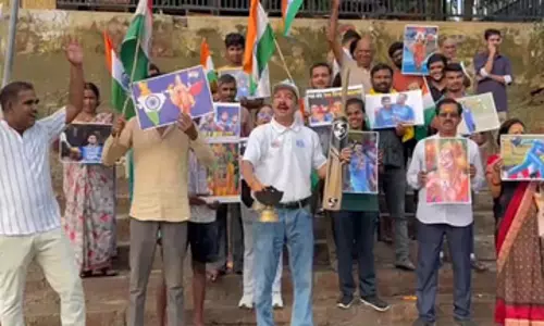 ऑपरेशन व्हाइट बॉल: एशिया कप में भारत-पाकिस्तान महामुकाबले को लेकर क्रिकेट प्रेमियों में जबरदस्त उत्साह ऑपरेशन व्हाइट बॉल: एशिया कप में भारत-पाकिस्तान महामुकाबले को लेकर क्रिकेट प्रेमियों में जबरदस्त उत्साह