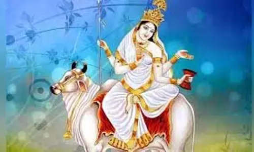 First day of Navratri 2025:  कल है नवरात्रि का पहला दिन। जानें देवी शैलपुत्री की पूजा विधि, उनके मंत्र और उनके प्रिय भोग