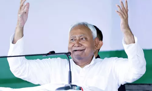 बिहार में विकास मित्रों को टैबलेट के लिए 25 हजार, परिवहन भत्ता भी बढ़ाया गया