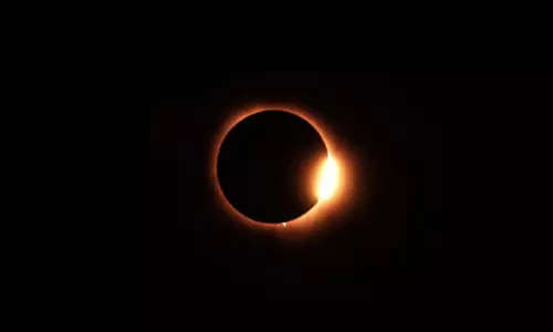 साल 2025 के आखिरी सूर्य ग्रहण पर बन रहा खास योग, जानें समय, प्रभाव और बचाव के आसान उपाय
