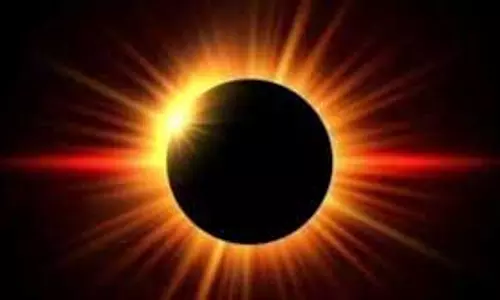 Surya Grahan 2025: साल का आखिरी सूर्य ग्रहण इन 3 राशियों के लिए हो सकता है खतरनाक, बचाव के लिए तुरंत करें ये उपाय Surya Grahan 2025: साल का आखिरी सूर्य ग्रहण इन 3 राशियों के लिए हो सकता है खतरनाक, बचाव के लिए तुरंत करें ये उपाय