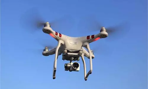 Jammu-Kashmir: पाकिस्तानी Drone की घुसपैठ, सेना ने चलाया सर्च ऑप्रेशन Jammu-Kashmir: पाकिस्तानी Drone की घुसपैठ, सेना ने चलाया सर्च ऑप्रेशन
