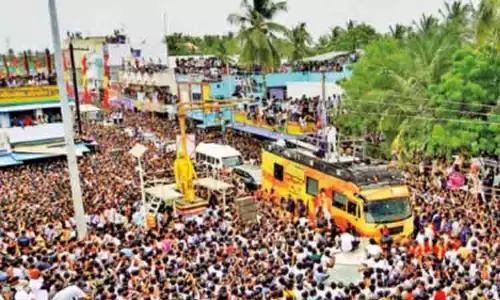 नागापट्टिनम कार्यक्रम के दौरान दीवार गिरने पर TVK पदाधिकारियों पर मामला दर्ज