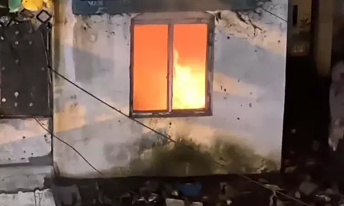 Bengaluru : गोदाम में आग लग गई