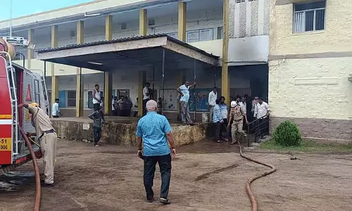Karnataka : श्री जी.एम. संकपाल स्कूल में आग लगी Karnataka : श्री जी.एम. संकपाल स्कूल में आग लगी