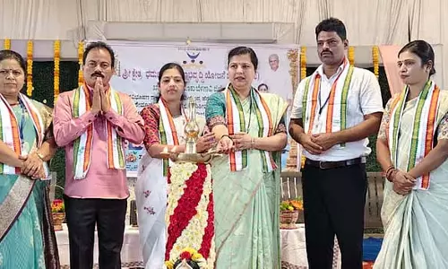 महिलाओं को राजनीति में आना चाहिए: Anjali Nimbalkar महिलाओं को राजनीति में आना चाहिए: Anjali Nimbalkar