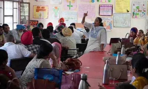 सिर्फ पढ़ाई ही नहीं, Ajnala और रामदास के शिक्षक बच्चों को सदमे से उबरने में भी मदद करेंगे सिर्फ पढ़ाई ही नहीं, Ajnala और रामदास के शिक्षक बच्चों को सदमे से उबरने में भी मदद करेंगे