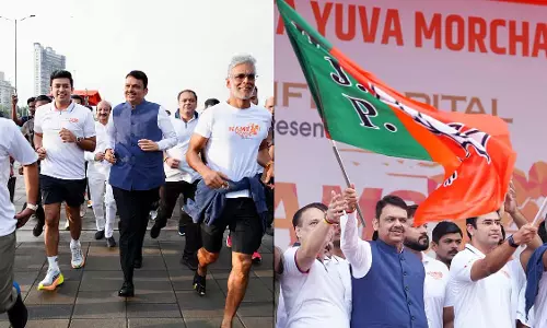 Maharashtra : सीएम देवेंद्र फडणवीस ने मुंबई में नमो युवा दौड़ को हरी झंडी दिखाई