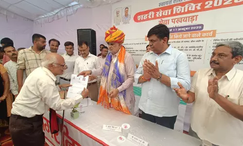 यूडीएच और वन मंत्री ने अलवर में नागरिक सेवा शिविरों का किया निरीक्षण यूडीएच और वन मंत्री ने अलवर में नागरिक सेवा शिविरों का किया निरीक्षण