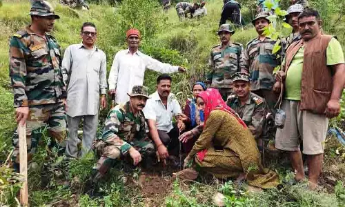 ETF के वृक्षारोपण अभियान से जोगनीधार को पारिस्थितिक बढ़ावा मिला ETF के वृक्षारोपण अभियान से जोगनीधार को पारिस्थितिक बढ़ावा मिला