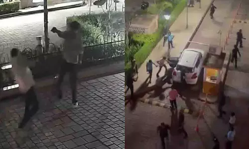 UP: क्लब में प्रवेश न मिलने पर गोली चलाने के आरोप में 4 पर मामला दर्ज UP: क्लब में प्रवेश न मिलने पर गोली चलाने के आरोप में 4 पर मामला दर्ज