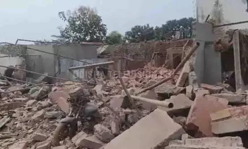 Odisha: बौध में शक्तिशाली पटाखा विस्फोट से मकान ढहा Odisha: बौध में शक्तिशाली पटाखा विस्फोट से मकान ढहा