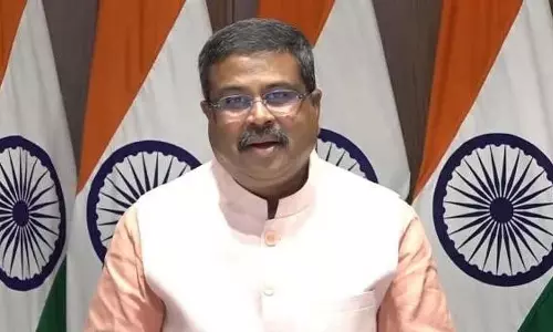 केंद्र किसी भी राज्य पर कोई भाषा नहीं थोप रहा: Dharmendra Pradhan केंद्र किसी भी राज्य पर कोई भाषा नहीं थोप रहा: Dharmendra Pradhan