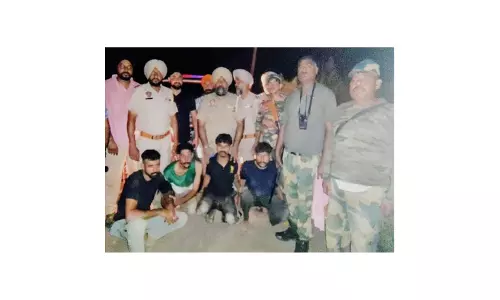 BSF और पंजाब पुलिस ने गुरदासपुर में हेरोइन की खेप के साथ चार लोगों को किया गिरफ्तार