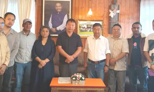 Sikkim : एसएचआरए ने एसटीडीएफ पर पर्यटन मंत्री को अपनी चिंताएं सौंपी Sikkim : एसएचआरए ने एसटीडीएफ पर पर्यटन मंत्री को अपनी चिंताएं सौंपी