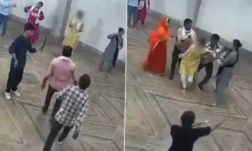 MP: गरबा प्रैक्टिस के दौरान अपहरण, महिला बचाई गई, चार आरोपी हिरासत में MP: गरबा प्रैक्टिस के दौरान अपहरण, महिला बचाई गई, चार आरोपी हिरासत में