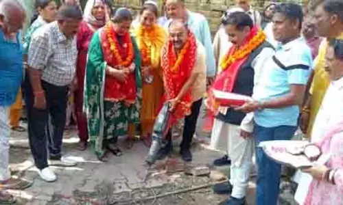 Randhawa ने कच्चा तालाब में लेन, ड्रेन का काम शुरू किया Randhawa ने कच्चा तालाब में लेन, ड्रेन का काम शुरू किया