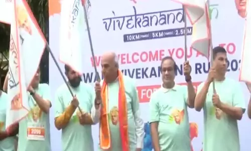 BJP MP जगदंबिका पाल ने मुंबई में स्वामी विवेकानंद रन 2025 को हरी झंडी दिखाई BJP MP जगदंबिका पाल ने मुंबई में स्वामी विवेकानंद रन 2025 को हरी झंडी दिखाई