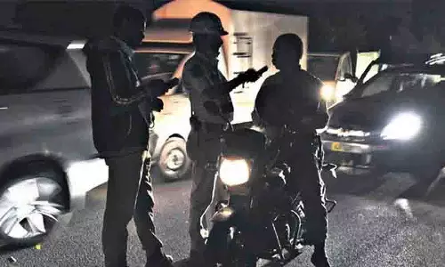 Cyberabad police ने एक रात में 490 शराबी ड्राइवरों को पकड़ा Cyberabad police ने एक रात में 490 शराबी ड्राइवरों को पकड़ा