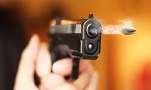 जन्मदिन से लौट रहे युवक की गोली मारकर हत्या, सात पर केस दर्ज – चार पुलिसकर्मी निलंबित