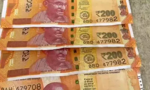 Dubbak में नकली नोटों की भरमार.. एक महिला के साथ ठगी