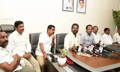 तेलंगाना को जल बंटवारे पर सभी दलों को एक साथ आना चाहिए: पूर्व मंत्री Srinivas Goud तेलंगाना को जल बंटवारे पर सभी दलों को एक साथ आना चाहिए: पूर्व मंत्री Srinivas Goud