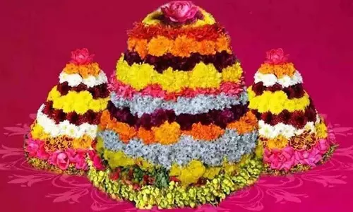 बतुकम्मा फूलों और प्रकृति की पूजा का एक महान त्योहार है: Harish Rao बतुकम्मा फूलों और प्रकृति की पूजा का एक महान त्योहार है: Harish Rao
