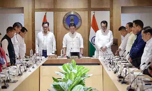 जुबीन गर्ग की मौन स्मृति में शामिल हुए अरुणाचल के CM पेमा खांडू जुबीन गर्ग की मौन स्मृति में शामिल हुए अरुणाचल के CM पेमा खांडू
