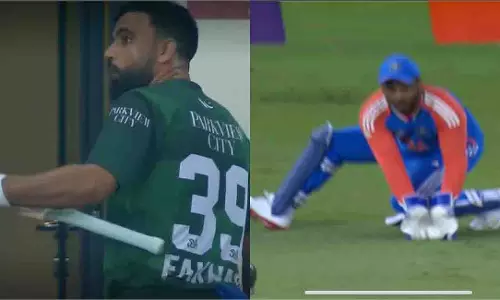 IND vs PAK: फखर जमान बाहर, पाकिस्तानी फैंस का गुस्सा फूटा IND vs PAK: फखर जमान बाहर, पाकिस्तानी फैंस का गुस्सा फूटा