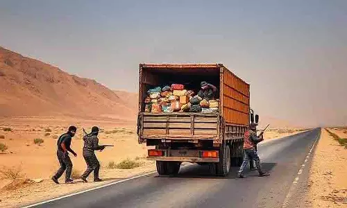 Madhya Pradesh: सागर में हाईवे पर ई-कॉमर्स शिपमेंट लूट की वारदात Madhya Pradesh: सागर में हाईवे पर ई-कॉमर्स शिपमेंट लूट की वारदात