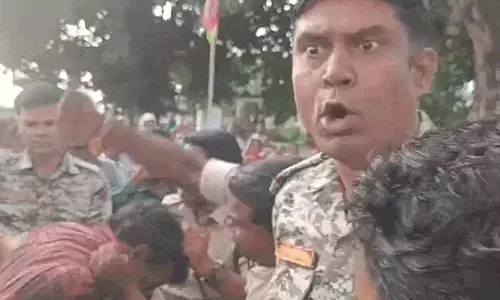 कामठी गांव में नवरात्रि पंडाल विवाद से तनाव, पुलिस-ग्रामीण में झड़प