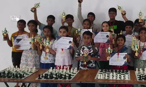 A2H चिल्ड्रन शतरंज टूर्नामेंट में Aadish Chess Academy के निखिल और प्रतिन ने जीते खिताब A2H चिल्ड्रन शतरंज टूर्नामेंट में Aadish Chess Academy के निखिल और प्रतिन ने जीते खिताब