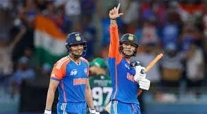 Asia Cup 2025 IND vs PAK : शुभमन गिल और अभिषेक के तूफान में उड़ी पाकिस्तान की टीम Asia Cup 2025 IND vs PAK : शुभमन गिल और अभिषेक के तूफान में उड़ी पाकिस्तान की टीम