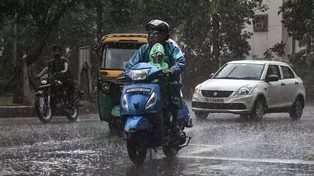 Tamil Nadu में 24 सितंबर तक मध्यम बारिश की संभावना Tamil Nadu में 24 सितंबर तक मध्यम बारिश की संभावना