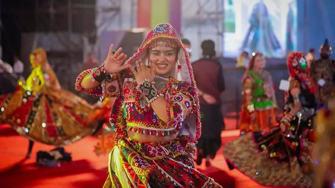 Navratri 2025: मुंबई की सबसे बड़ी इनडोर गरबा नाइट्स आज से शुरू Navratri 2025: मुंबई की सबसे बड़ी इनडोर गरबा नाइट्स आज से शुरू